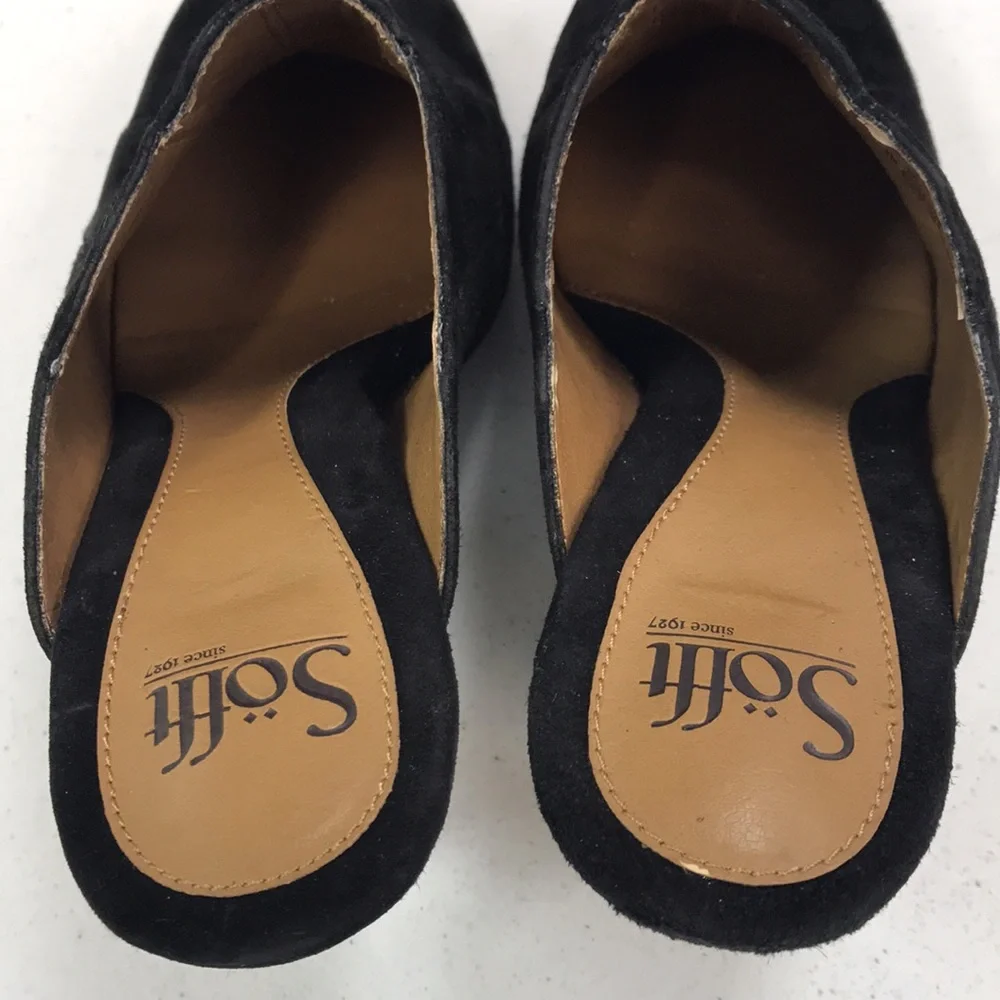 Sofft Suede Scalloped Heels - Picture 14 of 16